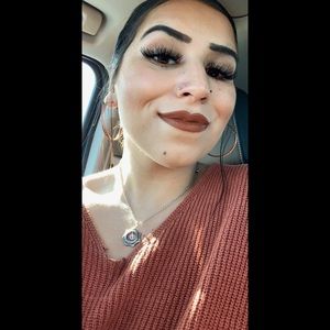 Meet your Posher, Samina